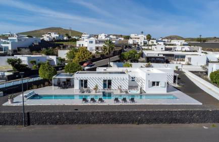 Casa Conil with a private 25 meter heated pool - Foto 3