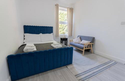 2 Bedroom Flat in the heart of Southend Sleeps 6 - Pass the Keys - Foto 8