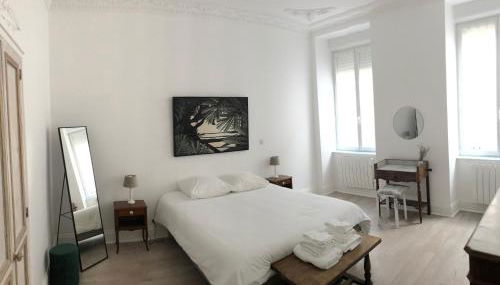 Elegant, Spacious Apartment in Historic Center of Tournon - Foto 3