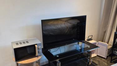 D D Studio Apartment - Photo 2