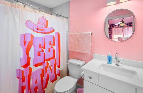 Ultimate Bach 10min to DT IG Walls Every Room - Foto 62