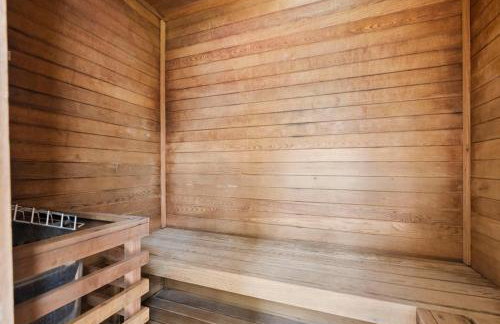 Honu Hale Penthouse 2 BDR Ocean View Waikiki - Photo 74