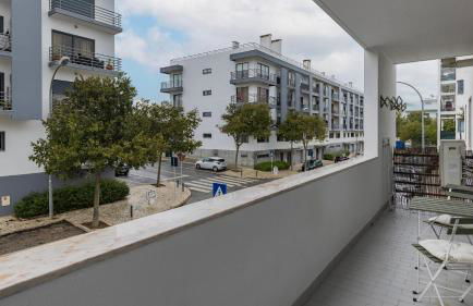 3 Bedroom Oeiras Wonder W/ Balcony by LovelyStay - Foto 16