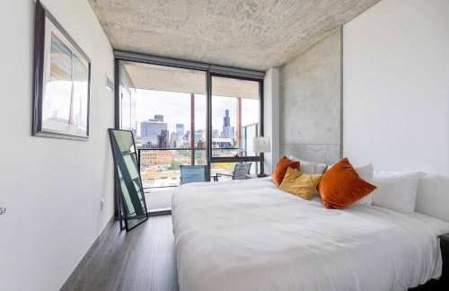 Sophisticated 3BR Suite - New Modern and Luxurious - Photo 36