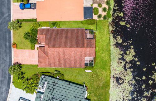 Cozy and Relaxing Retreat House - Photo 27