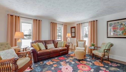 City Girl Farmhouse in Hudsonville with Hot Tub - Foto 5