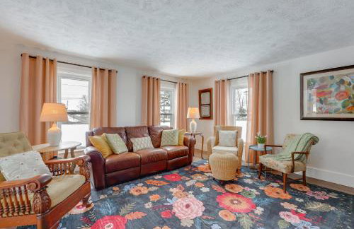 City Girl Farmhouse in Hudsonville with Hot Tub - Foto 5