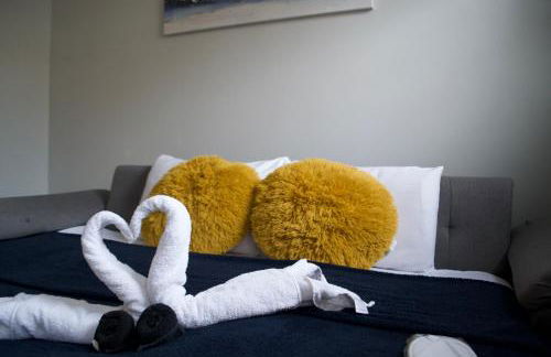 Stylish 2-Bed Garden Flat, 5 Mins to Brixton - Photo 65