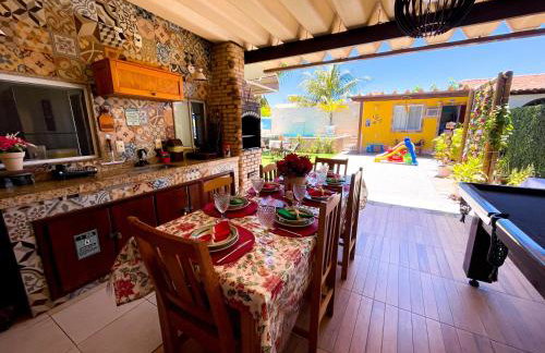 Recantos Pinheiros - Casa inteira, até 15 hóspedes - Piscina privativa, sinuca, ar condicionado e TVs nos 4 quartos - Condomínio Orla 500, lado praia - Unamar, Cabo Frio-RJ - Foto 15