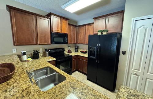 Incrível casa 5BD/5BA com piscina perto da Disney - Foto 15