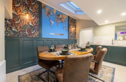 The Secret Garden, Donaghadee - The Hideaway - Stylish 5-Beds, and Lavish 3-Bedrooms - Guests 7 - Super Fast Speed Wi-FI - Foto 14