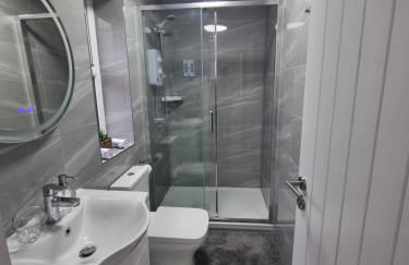 Very Cosy & Lovely 1 Bed Garden Apartment with side access, Suitable for Long Stay and Short Stay - Photo 23