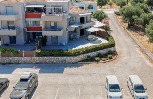 Boutique Saline Apartments - Green - Photo 11