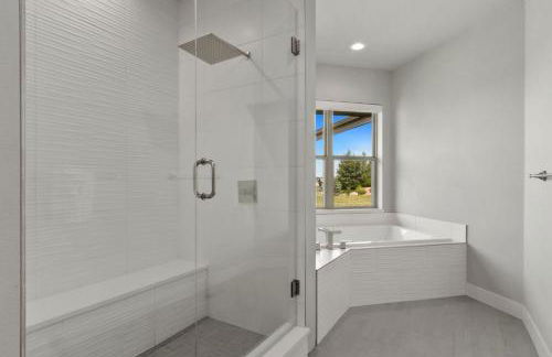 Luxury Home with Spectacular Rocky Mountain Views! - Foto 36