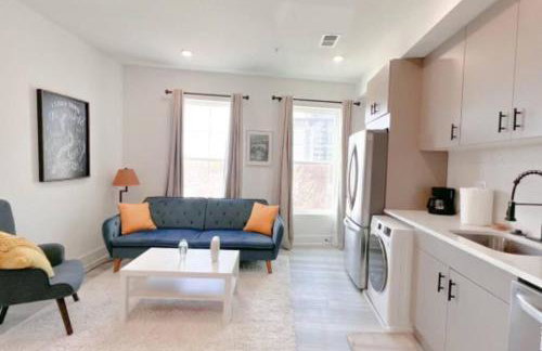 It's a Corner unit with cool City Skyline views! - Foto 7