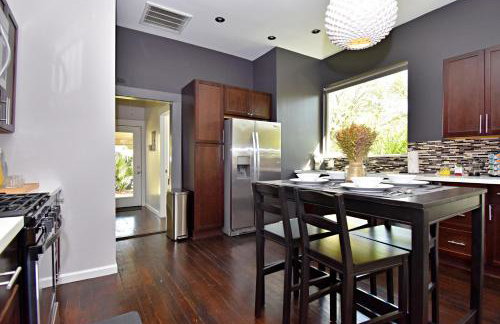 Private Hot Tub - Walk to Pearl - Pet Friendly 3BR - Foto 10