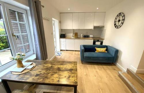 Redhill Town Centre Garden Flat - Foto 3