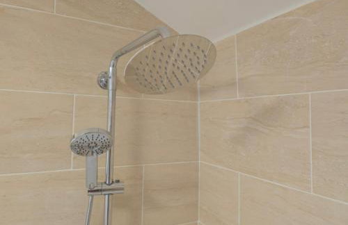 Super Convenient Keyless Entry Two Bedroom Loft by Property Promise - Foto 33