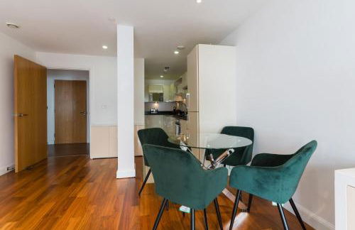 In the middle of Cardiff City centre - Foto 9