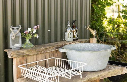 Harbour Ranch Hut - Rustic Countryside Escape - Photo 20