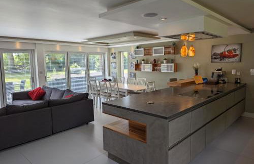 Unique, Spacious, Self-Built Eco Home with huge garden and movie room - Photo 12