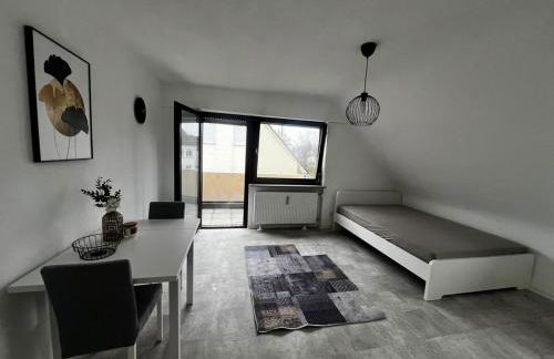 Stuttgart Weilimdorf Gemütliche Zimmer mit Balkon - Foto 1