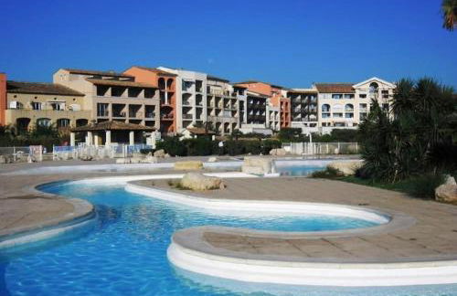 Proche St Tropez refait à neuf bord de plage et piscine - Foto 21