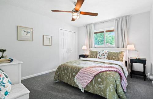 Spacious and Luxury Designed Ranch with Game Room - Foto 46