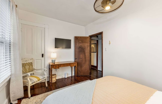 German Charm Suites Sleeps 8! - Foto 3