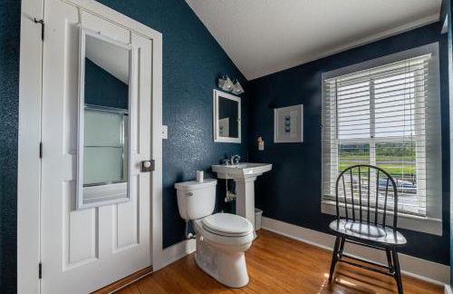 Sawyers Lodge - Historic Soundfront Home, Pool, Hot Tub, Boat Launch, Kayaks, Pets OK, Flex Stays - Foto 58