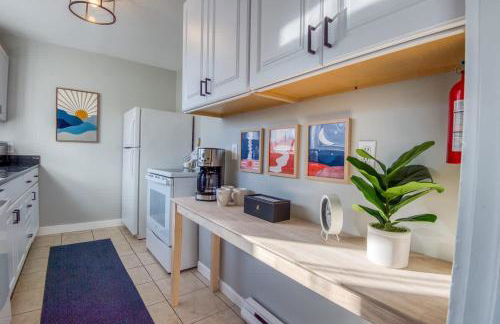 The Sunnyside Stay - Photo 18