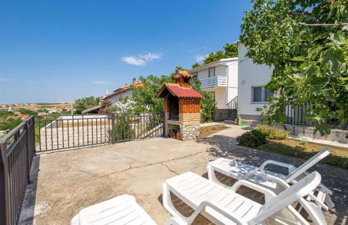 1 Bedroom Lovely Apartment In Vlasici - Foto 14