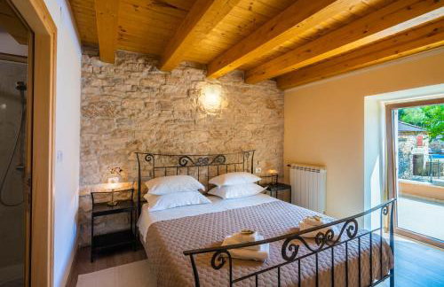 LUXURY VILLA ON SPACIOUS PRIVATE PROPERTY - Photo 31