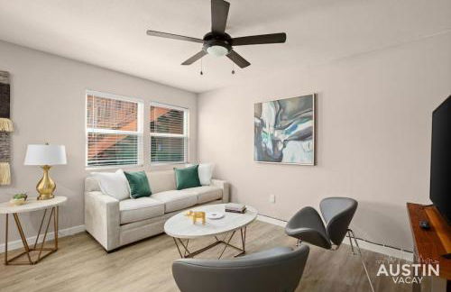 Walk to Restaurants or Cook in Subway Tile Kitchen - Photo 4