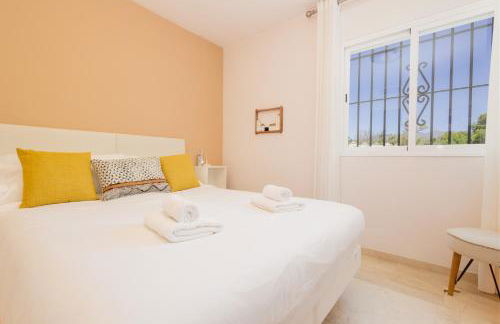 Modern beachside Penthouse with amazing sea views in Costabella, Marbella - Photo 15