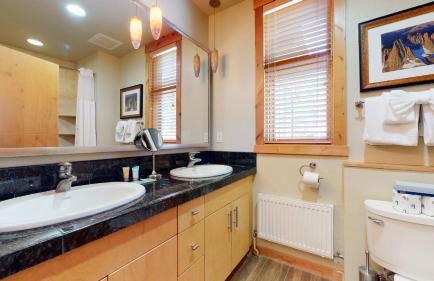 Solstice 11 Amazing Location on Golf Course, Heated Garage, Private Washer Dryer condo - Photo 22