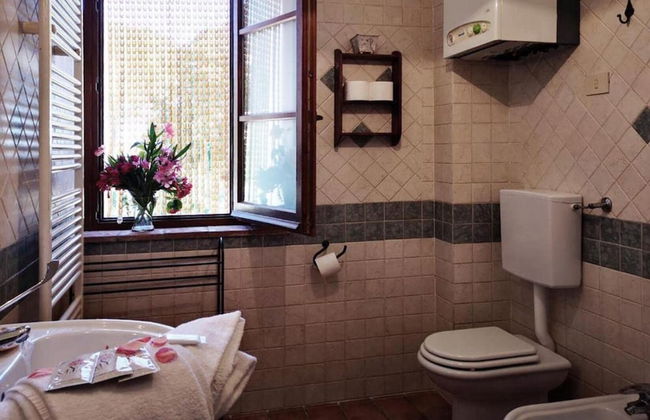 Pomegranate apt With Shared Pool - Photo 8