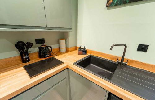 High Street Hideaway - Photo 17