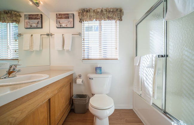 Strawhouse Resorts - Photo 45