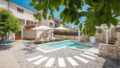 Cozy Home In Peresiji - Foto 2