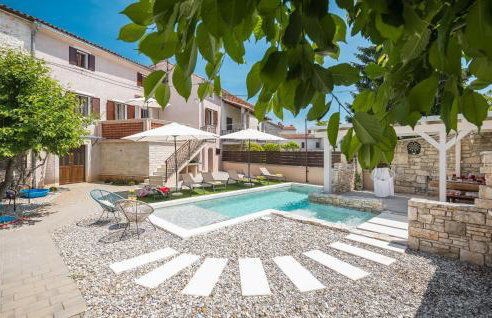 Cozy Home In Peresiji - Foto 2