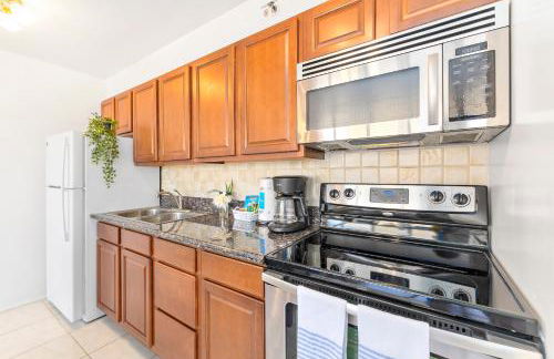 36Fl with Ocean View, Mins to Waikiki Beach, Parking - Foto 40