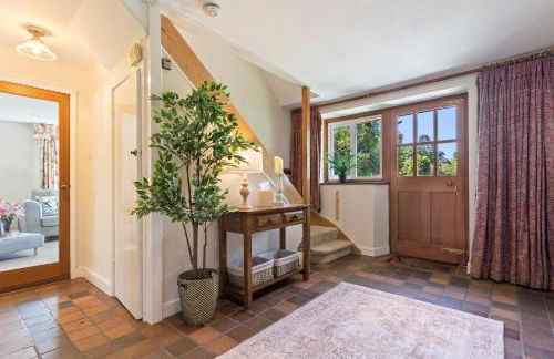 Stunning Countryside Home in Surrey by 53 Degrees Property, Ideal for Family Getaways, Private Tennis Court! - Foto 61