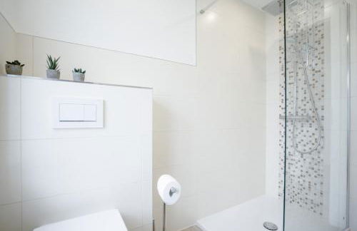 Sonnenterrasse - Helle & moderne Ferienwohnung am Meer - Foto 17