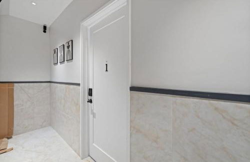 Luxury Brand New 3BED Gem 20 Minutes to NYC - Photo 34