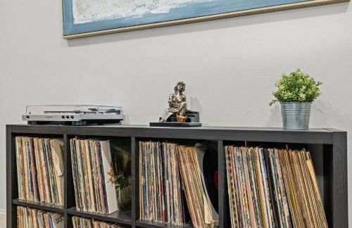 Imperial Porch Haven Cozy Fire Pit Fenced Yard - Foto 16