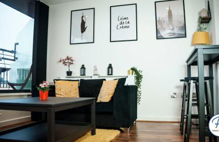 Penthouse - Amazing City Skyline Views - Balcony - FREE extra 2 hours - FREE Parking - Utilita Arena - Bullring Shopping - New St Station- Super King Size Bed - Foto 17