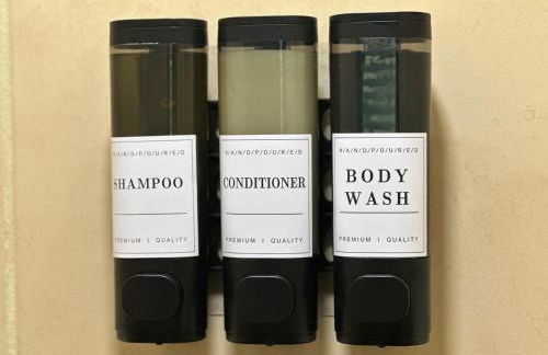 The Sleepy Tiki - game room, tiki lounge, firepit - Foto 12