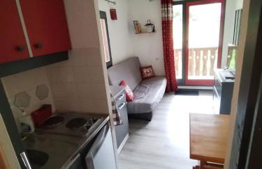 Studio plein sud pied des pistes avec casier à skis - Foto 4