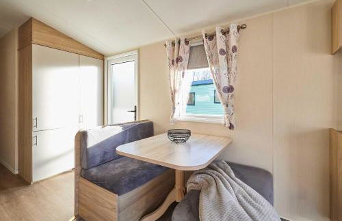 Host and Stay - 421 Wooler Park - Photo 9